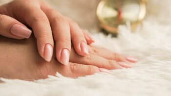 difference between an ingrown nail and paronychia